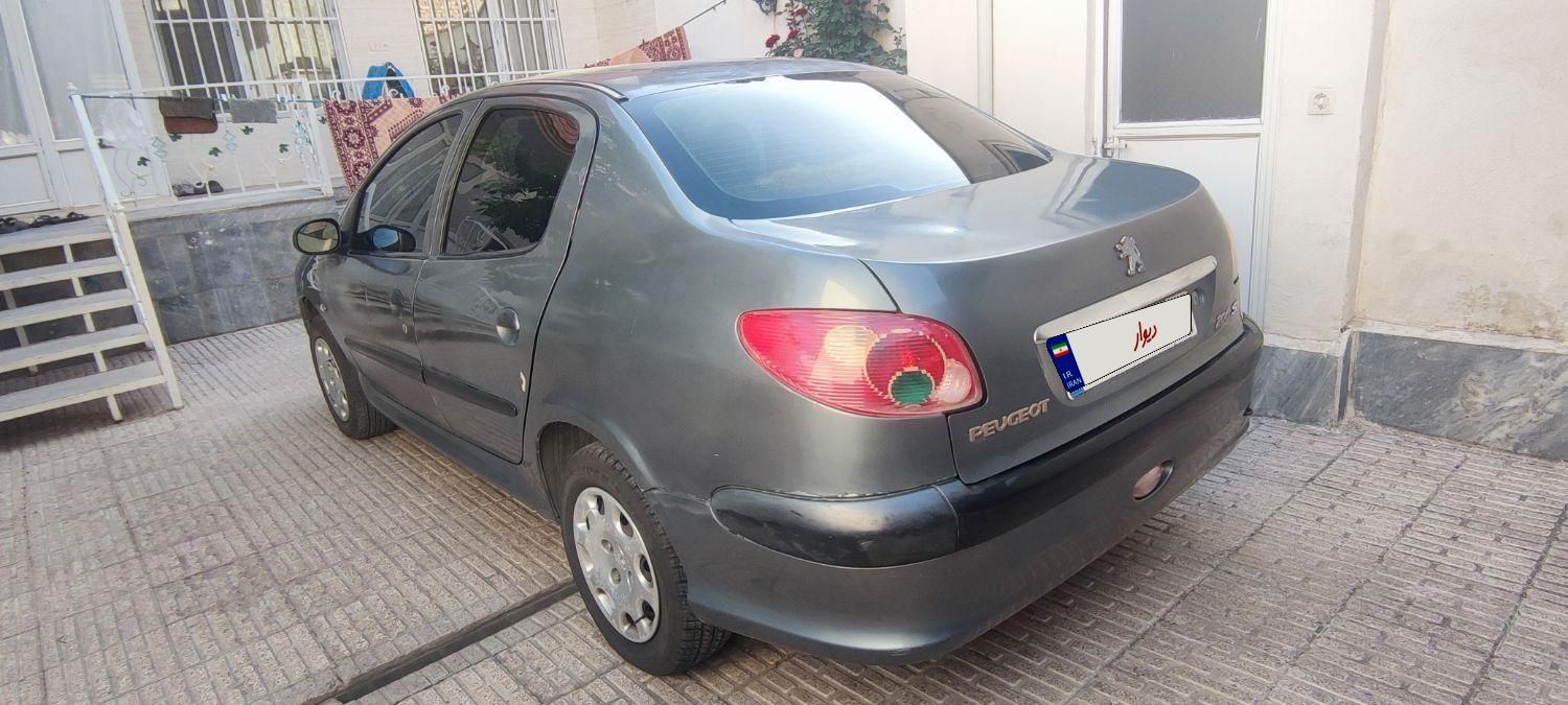 پژو ۲۰۶ صندوق دار v8 - 1389