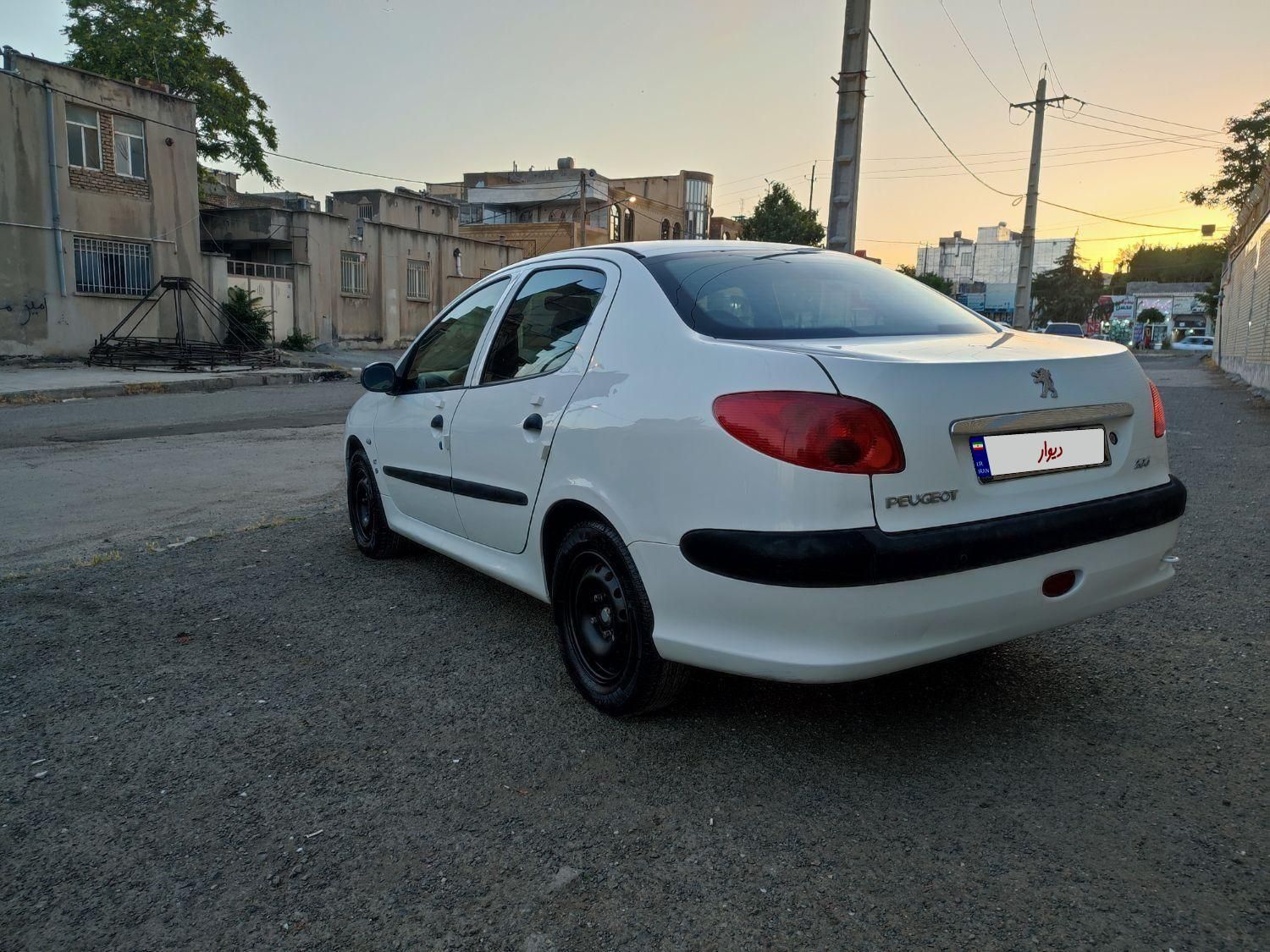 پژو ۲۰۶ صندوق دار v8 - 1392