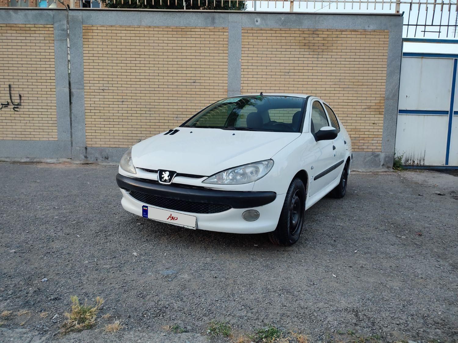 پژو ۲۰۶ صندوق دار v8 - 1392