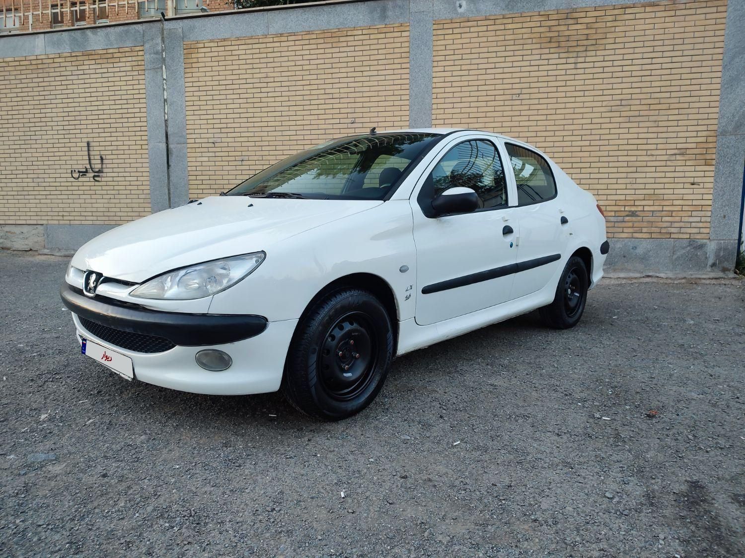 پژو ۲۰۶ صندوق دار v8 - 1392
