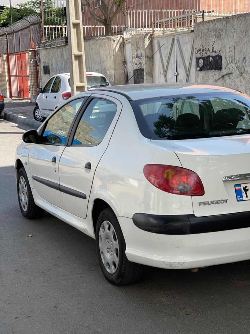 پژو ۲۰۶ صندوق دار v8 - 1390