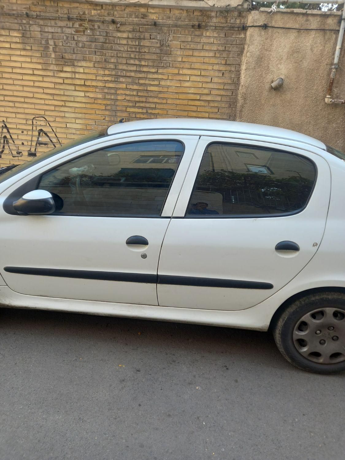 پژو ۲۰۶ صندوق دار v8 - 1395