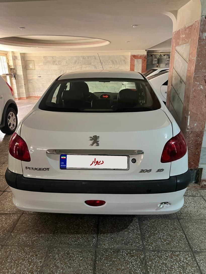 پژو ۲۰۶ صندوق دار v8 - 1394
