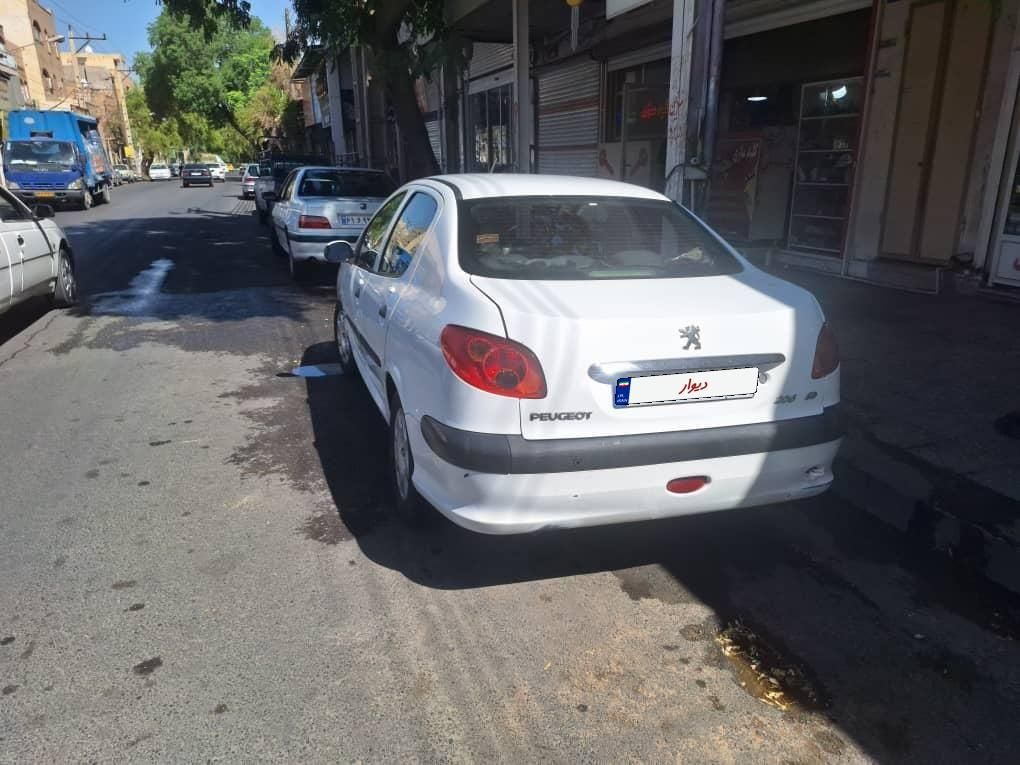 پژو ۲۰۶ صندوق دار v8 - 1395