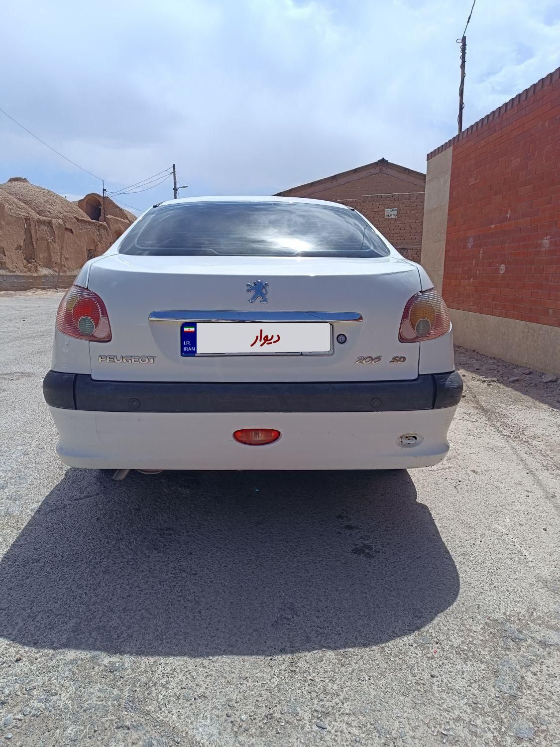 پژو ۲۰۶ صندوق دار v8 - 1393