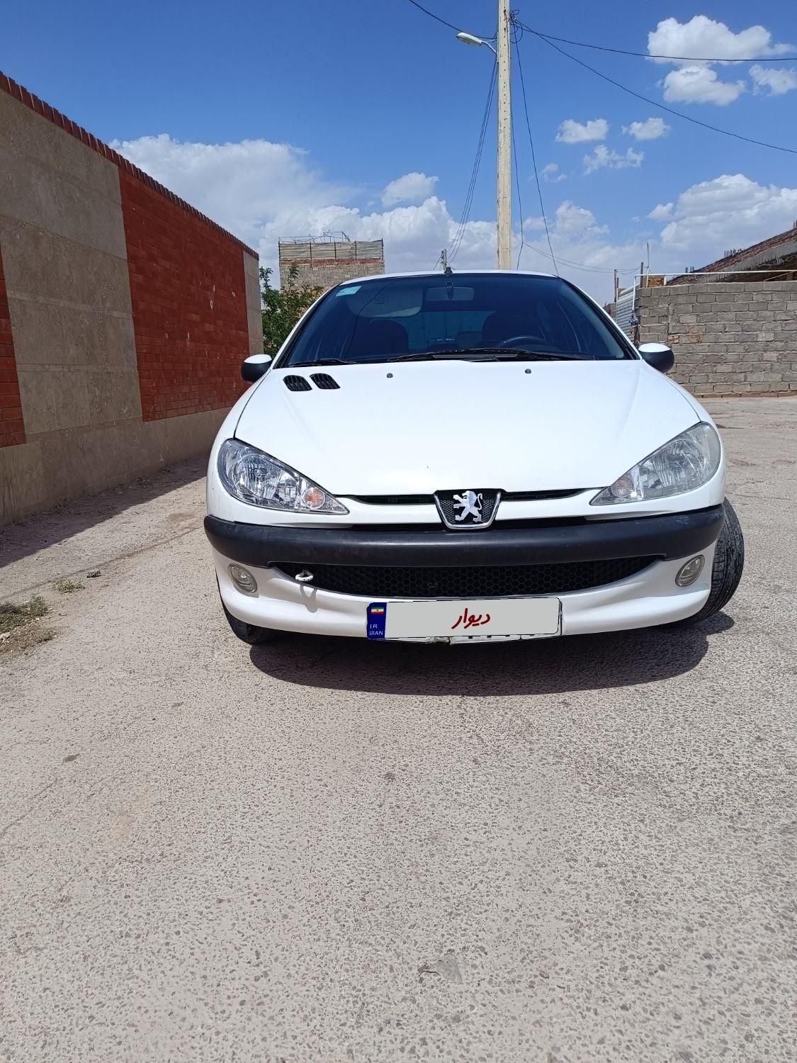 پژو ۲۰۶ صندوق دار v8 - 1393