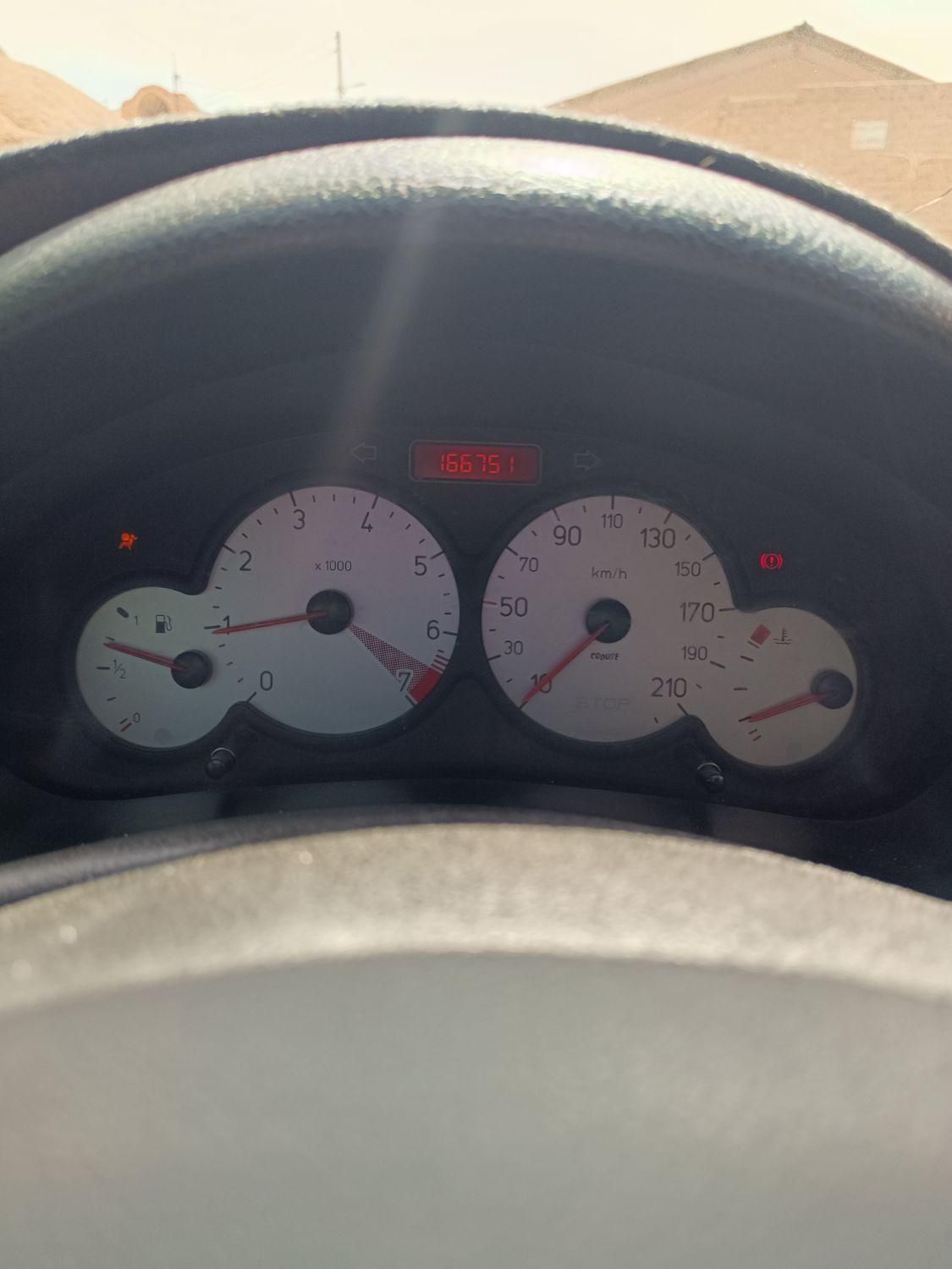 پژو ۲۰۶ صندوق دار v8 - 1393