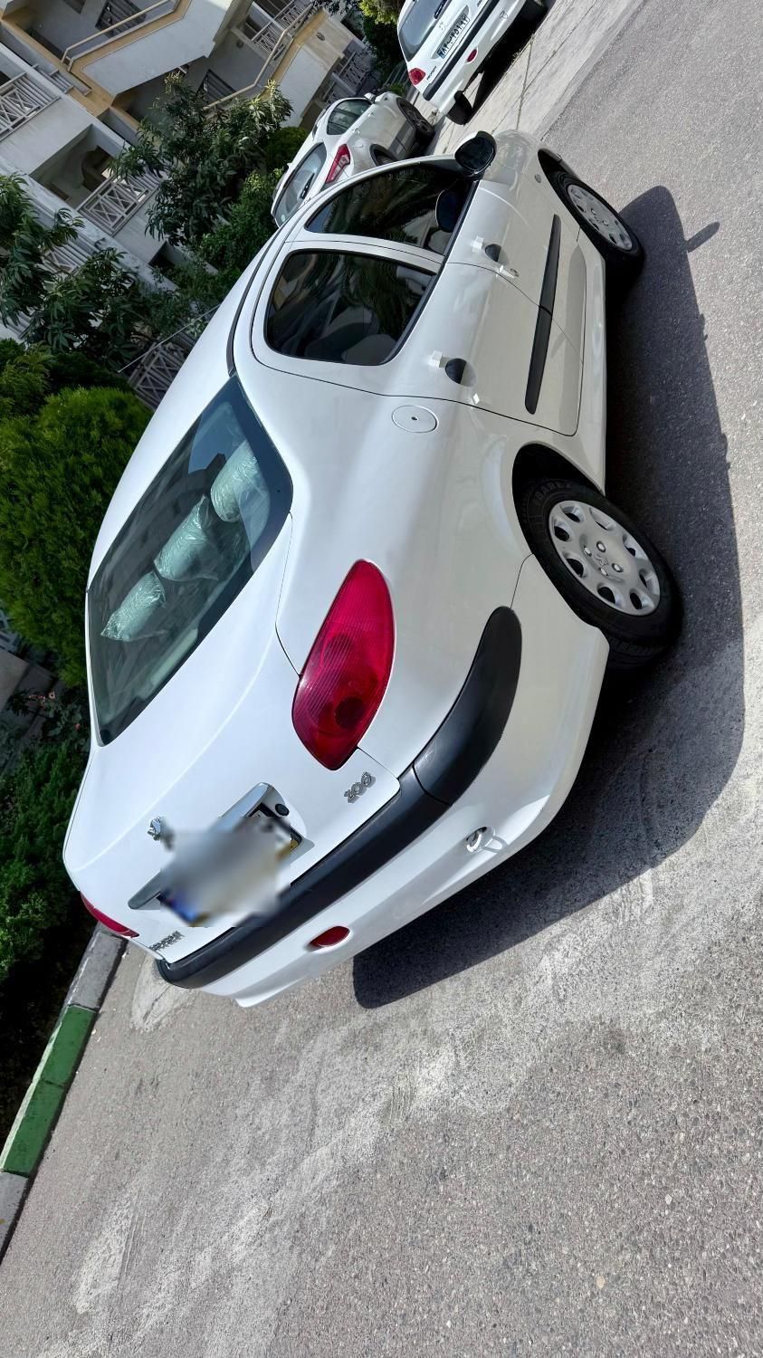 پژو ۲۰۶ صندوق دار v8 - 1390
