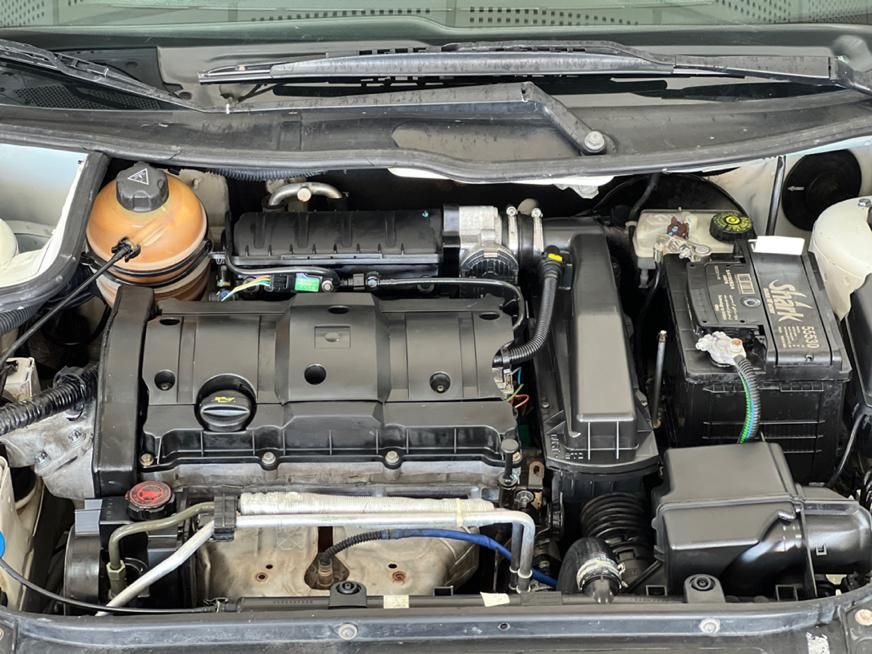 پژو ۲۰۶ صندوق دار v8 - 1391