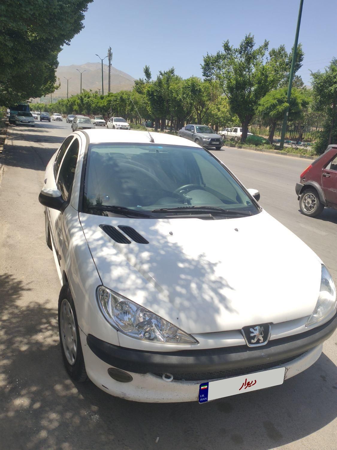 پژو ۲۰۶ صندوق دار v8 - 1392
