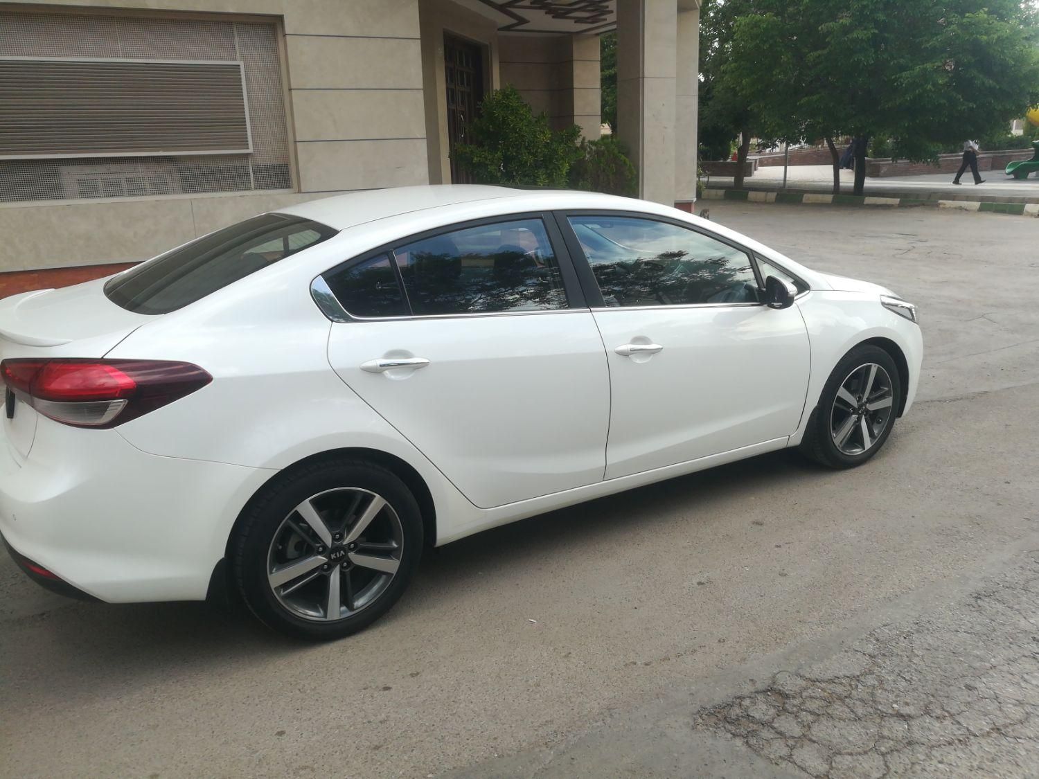 کیا سراتو 2.0 لیتر اتوماتیک GT لاین - 2017