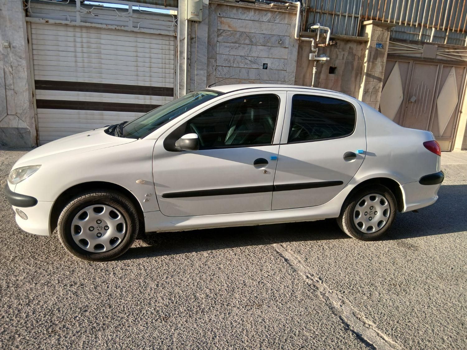 پژو ۲۰۶ صندوق دار v8 - 1398
