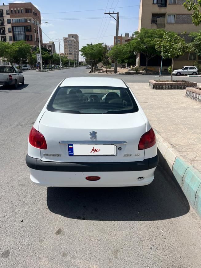 پژو ۲۰۶ صندوق دار v8 - 1393