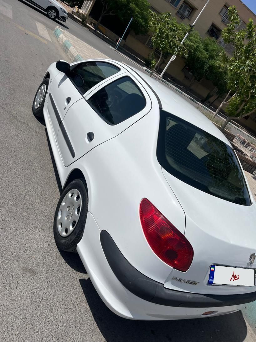 پژو ۲۰۶ صندوق دار v8 - 1393