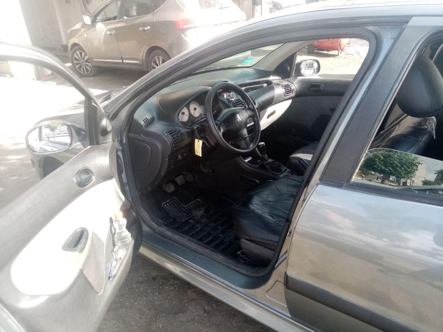 پژو ۲۰۶ صندوق دار v8 - 1390