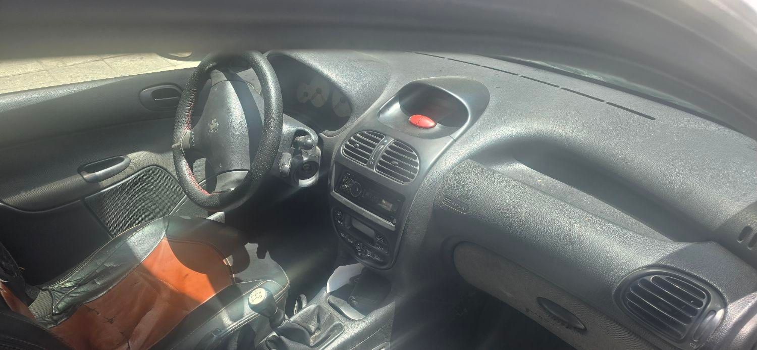 پژو ۲۰۶ صندوق دار v8 - 1390