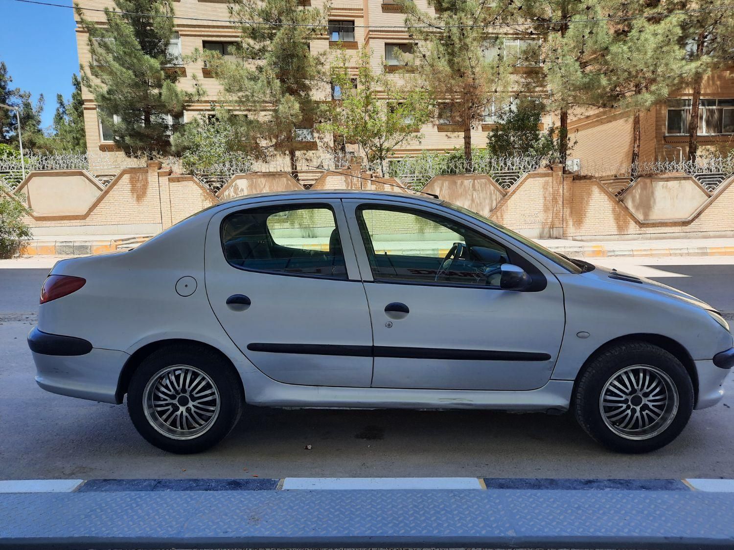 پژو ۲۰۶ صندوق دار v8 - 1386