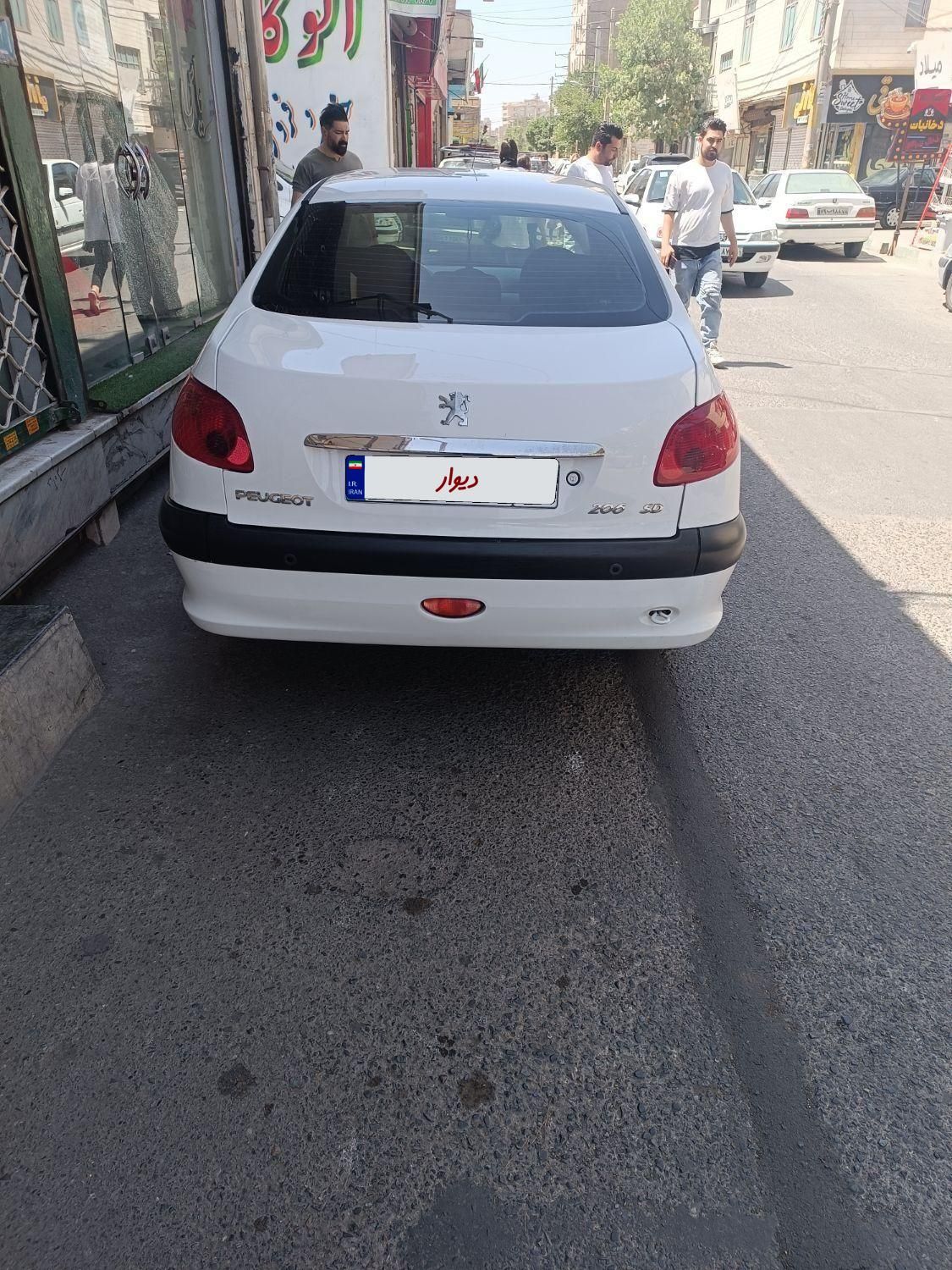 پژو ۲۰۶ صندوق دار v8 - 1396