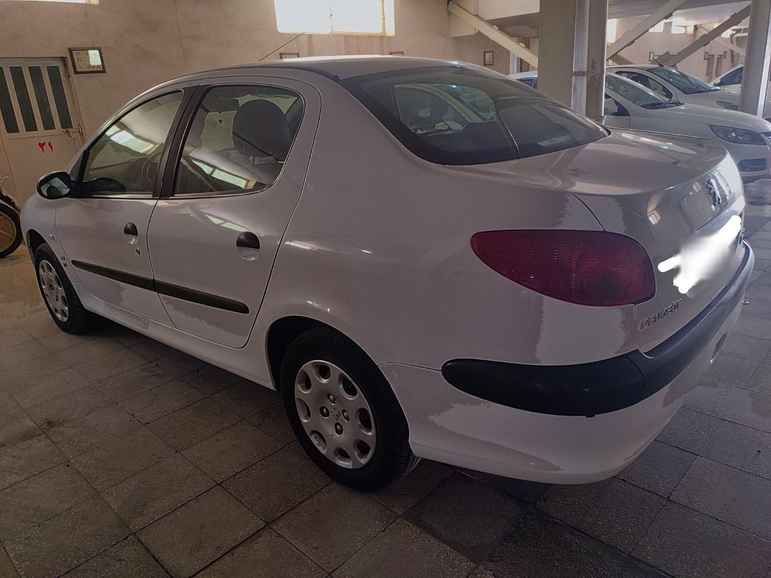 پژو ۲۰۶ صندوق دار v8 - 1390