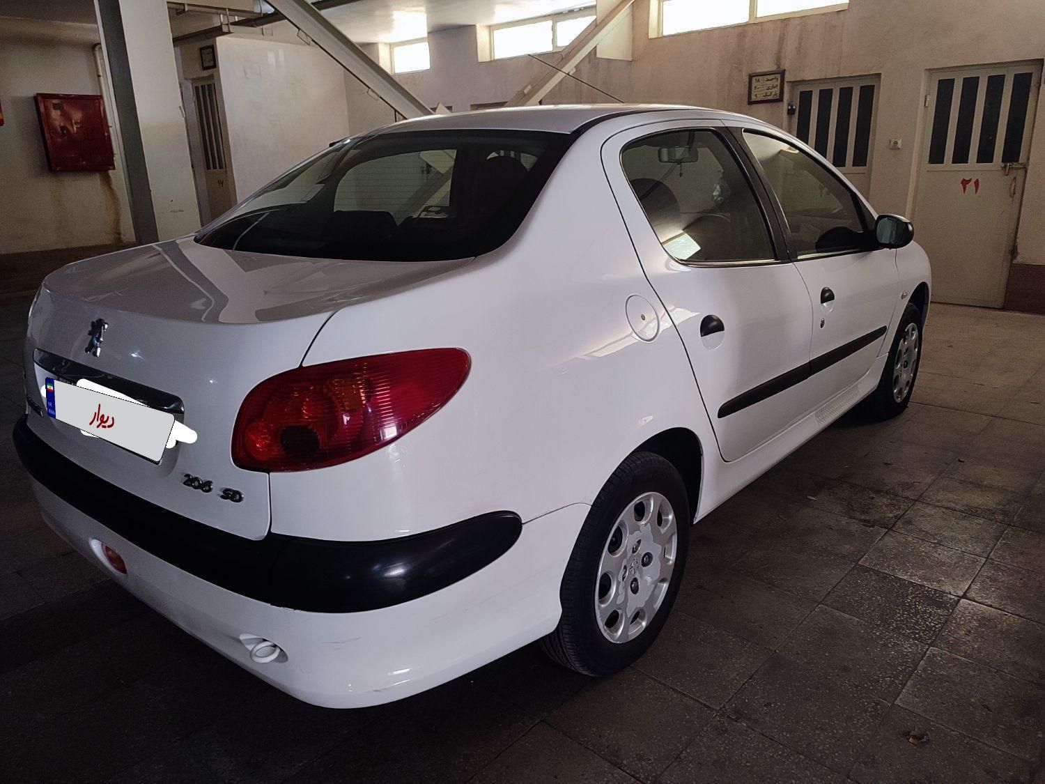 پژو ۲۰۶ صندوق دار v8 - 1390