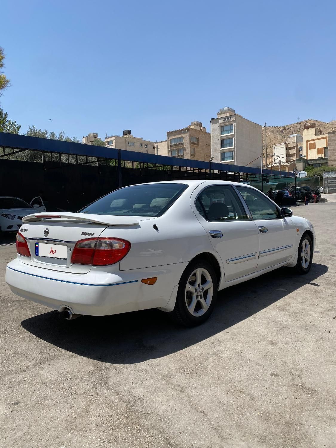 نیسان ماکسیما دنده‌ای - 2002