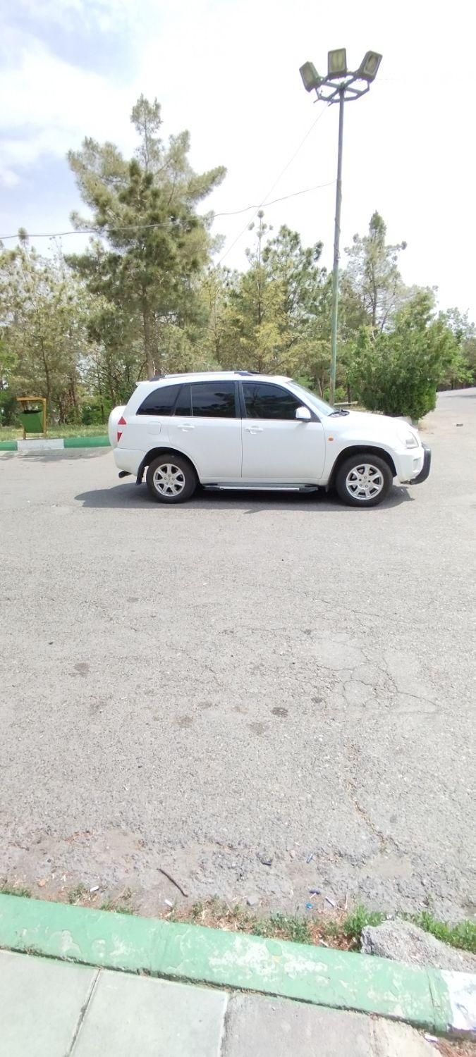 ام وی ام X33 دنده‌ای ساده - 2012