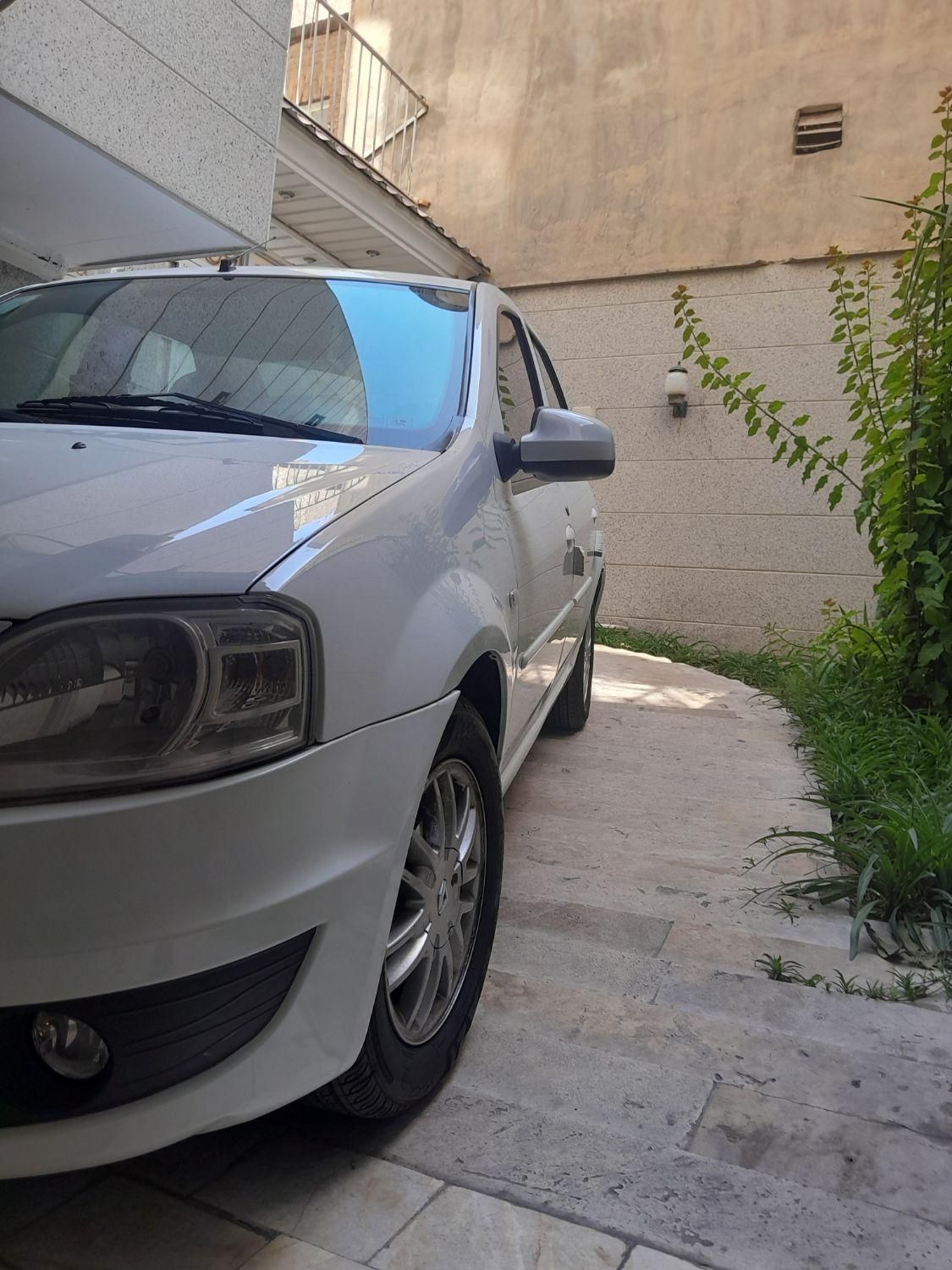 رنو تندر 90 پلاس دنده‌ای - 1396