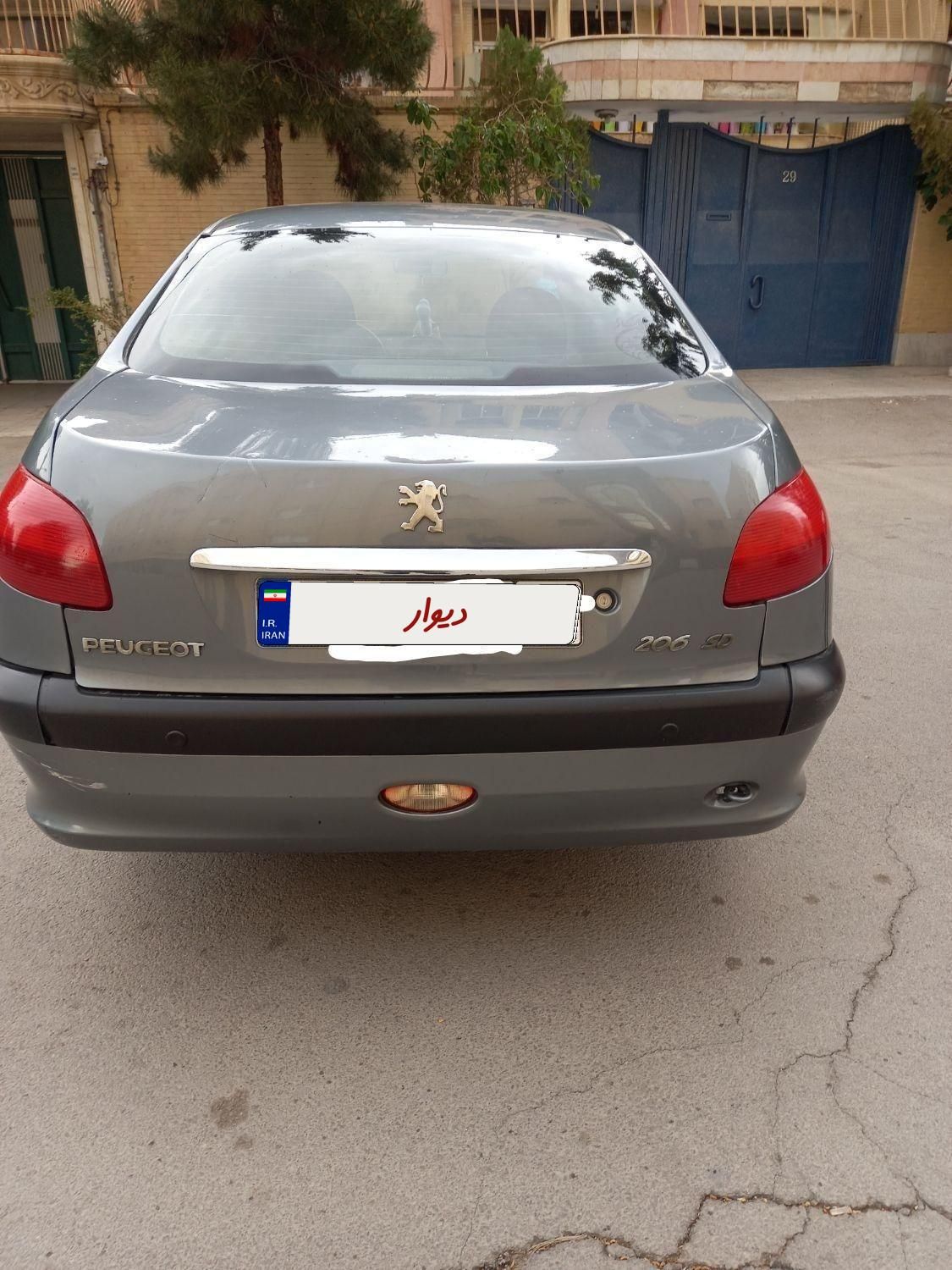 پژو ۲۰۶ صندوق دار v8 - 1390