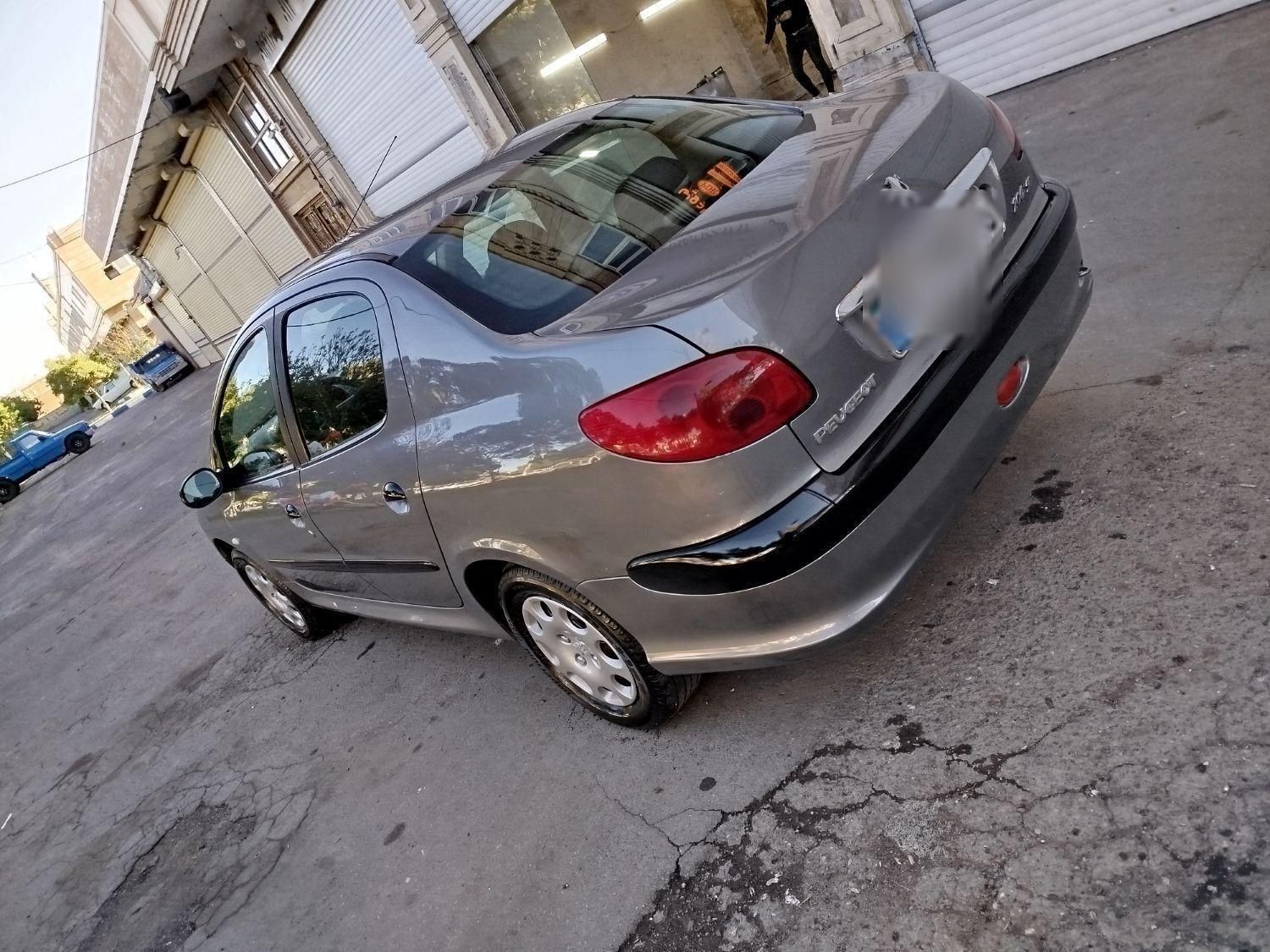 پژو ۲۰۶ صندوق دار v8 - 1389