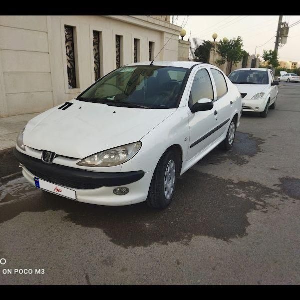 پژو ۲۰۶ صندوق دار v8 - 1393