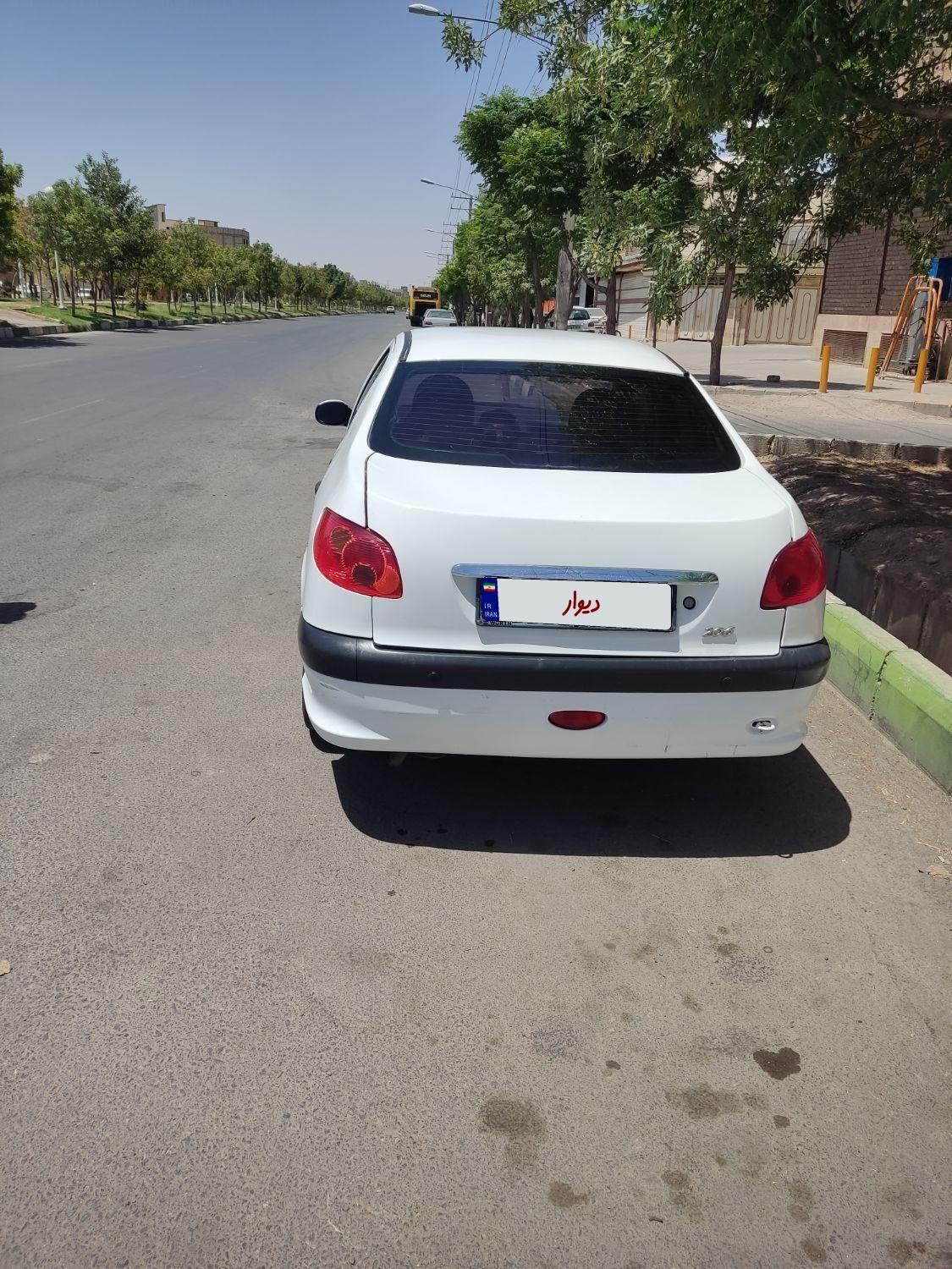 پژو ۲۰۶ صندوق دار v8 - 1395