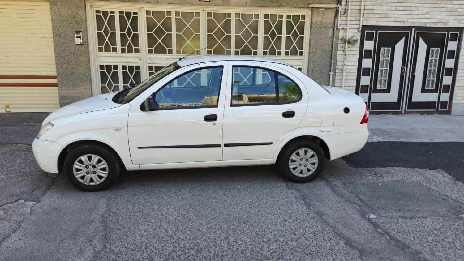 تیبا صندوق دار SX - 1400