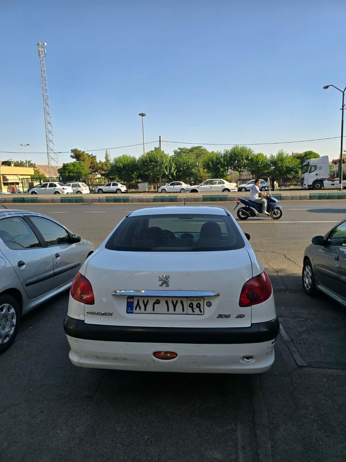 پژو ۲۰۶ صندوق دار v8 - 1390