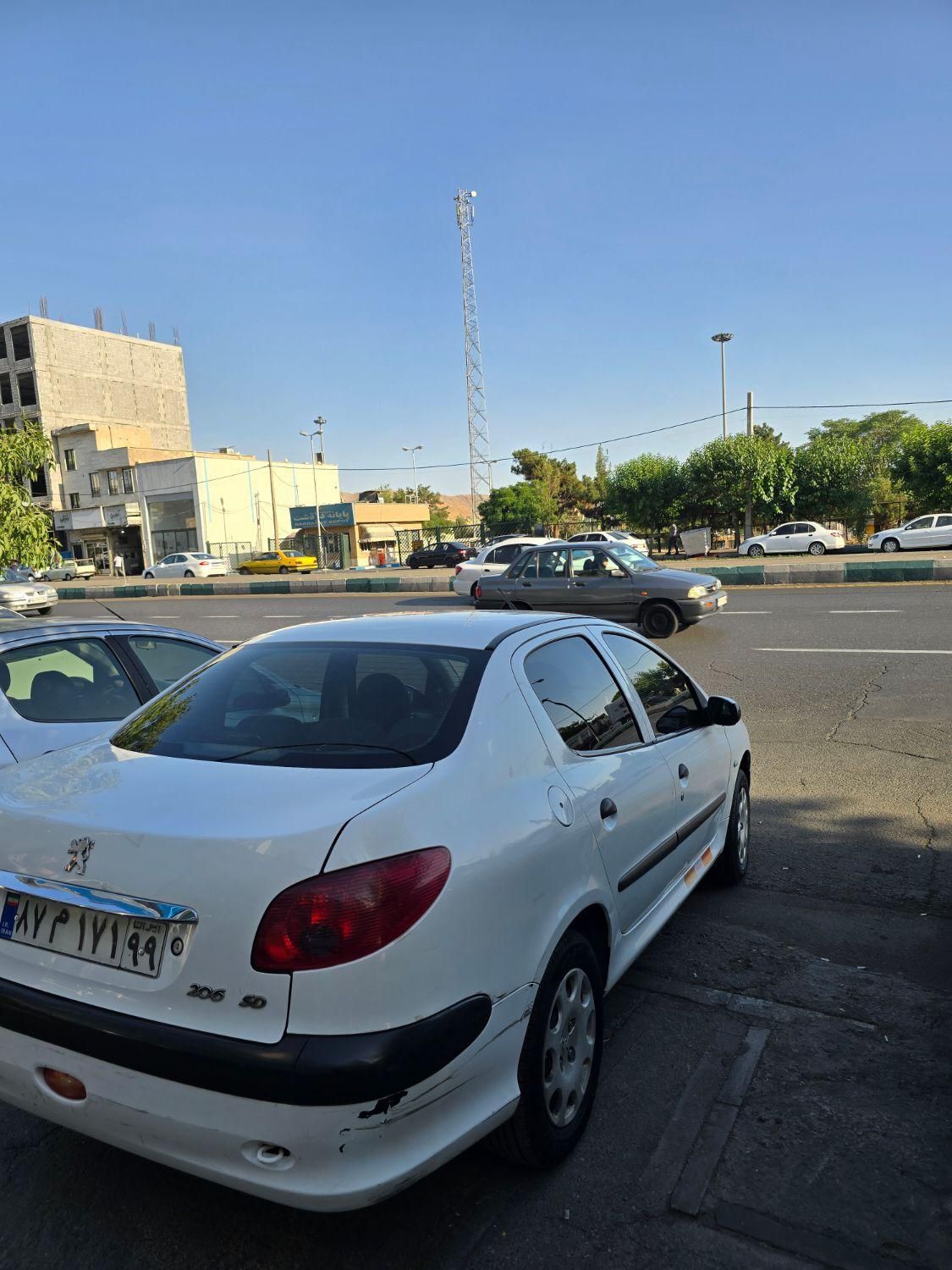 پژو ۲۰۶ صندوق دار v8 - 1390