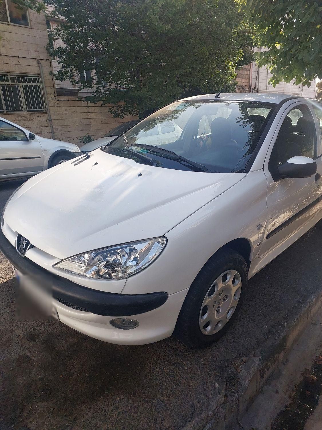 پژو ۲۰۶ صندوق دار v8 - 1392