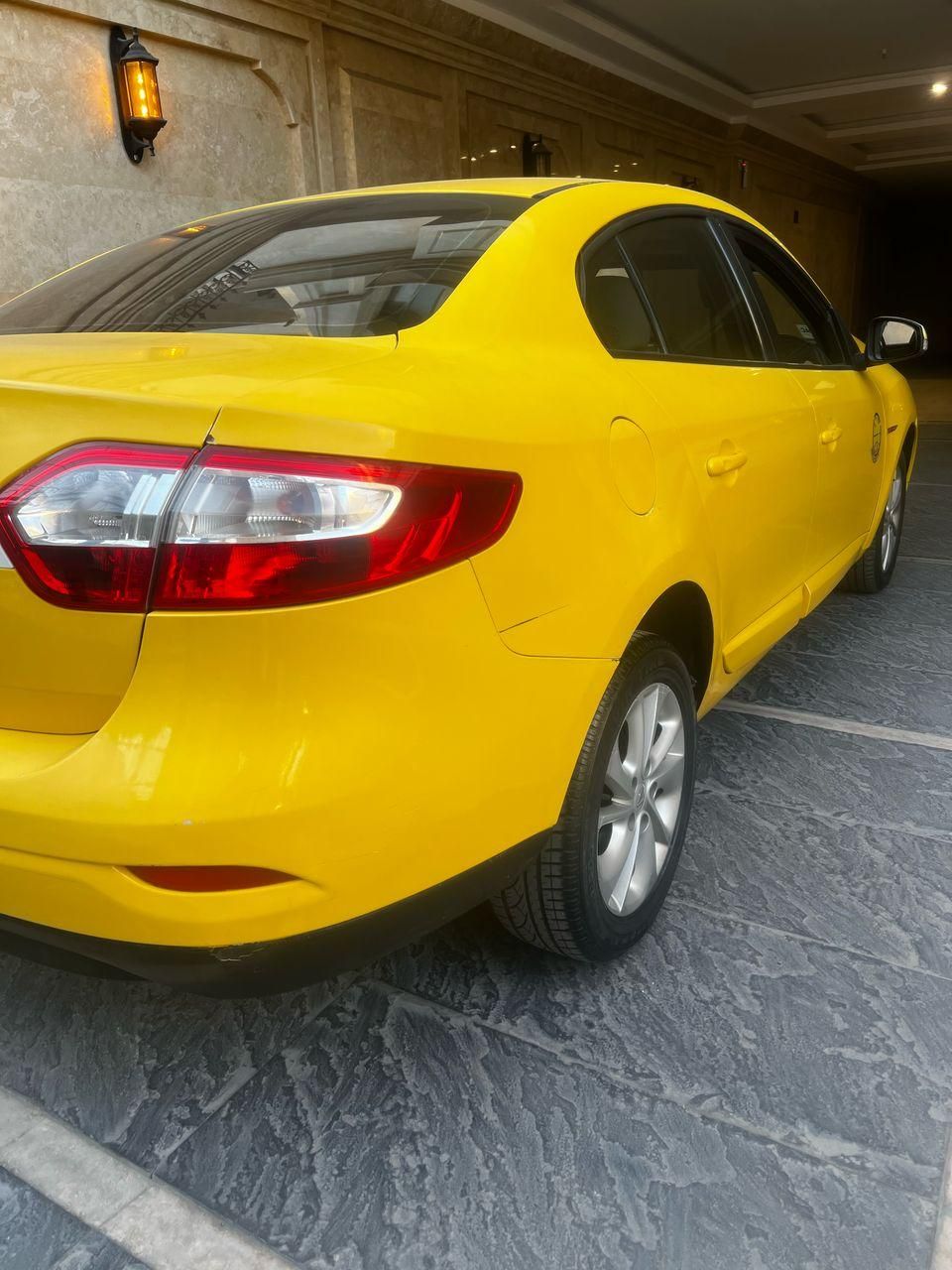 رنو فلوئنس اتوماتیک E4 - 2016