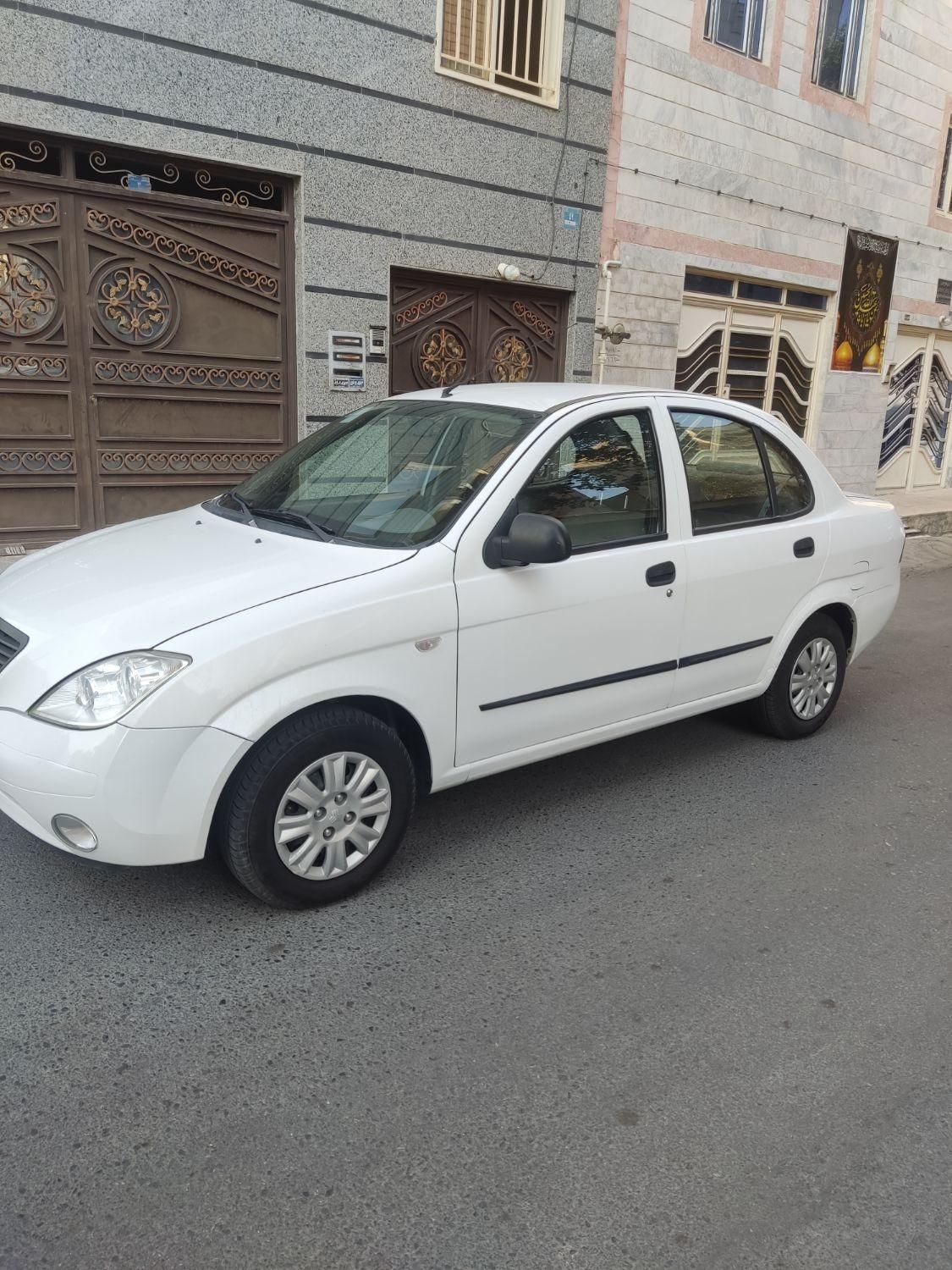 تیبا صندوق دار SX - 1400
