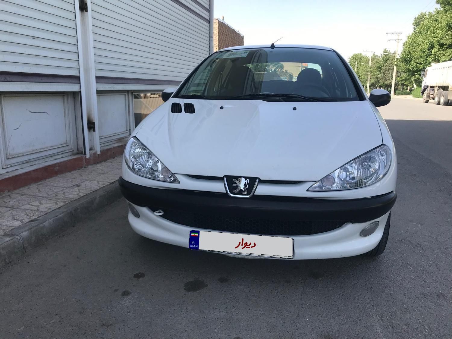 پژو ۲۰۶ صندوق دار v8 - 1396