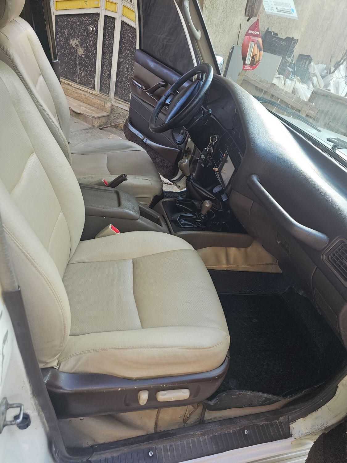 تویوتا کمری XLE - 1402