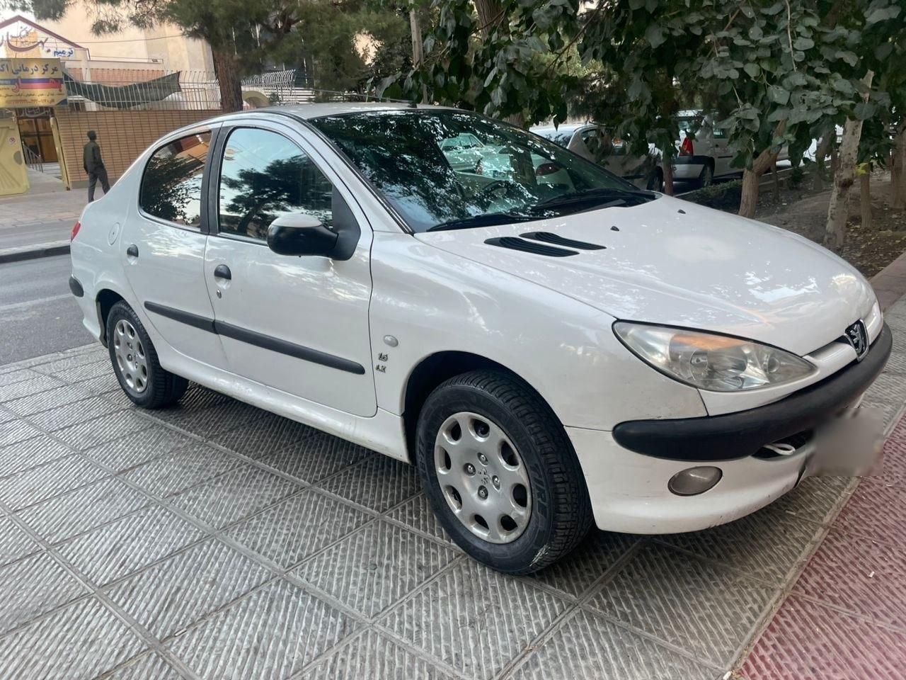پژو ۲۰۶ صندوق دار v8 - 1389