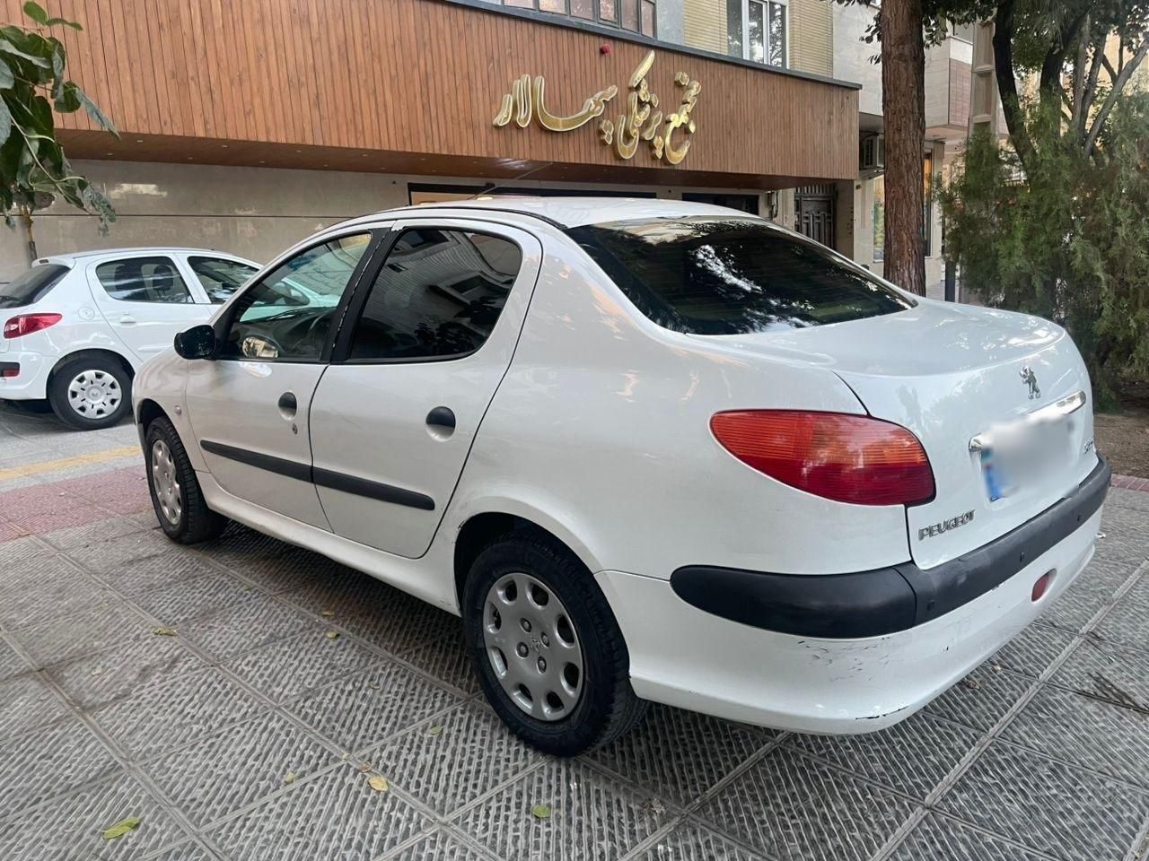 پژو ۲۰۶ صندوق دار v8 - 1389