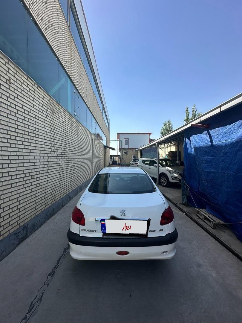 پژو ۲۰۶ صندوق دار v8 - 1394