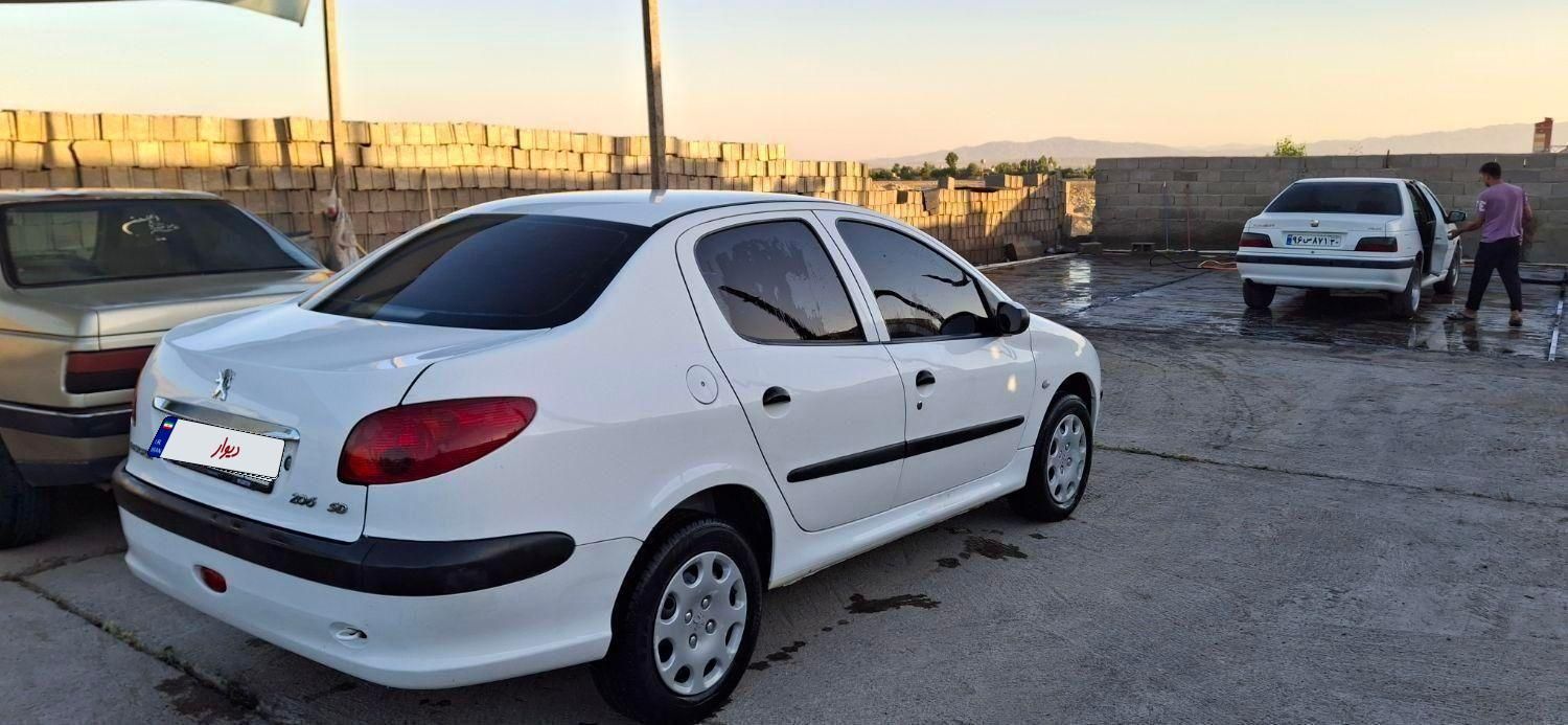 پژو ۲۰۶ صندوق دار v8 - 1399