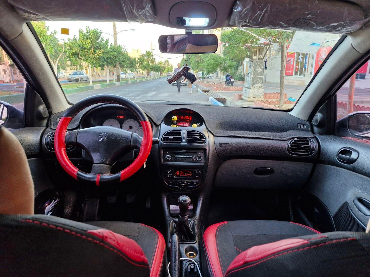 پژو ۲۰۶ صندوق دار v8 - 1394