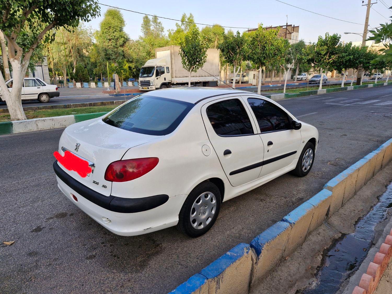 پژو ۲۰۶ صندوق دار v8 - 1394