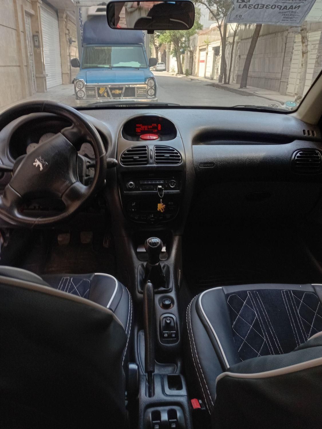 پژو ۲۰۶ صندوق دار v8 - 1395