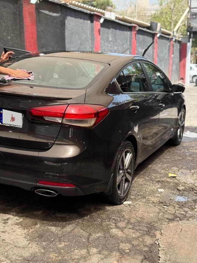 کیا سراتو 2.0 لیتر اتوماتیک GT لاین - 2017