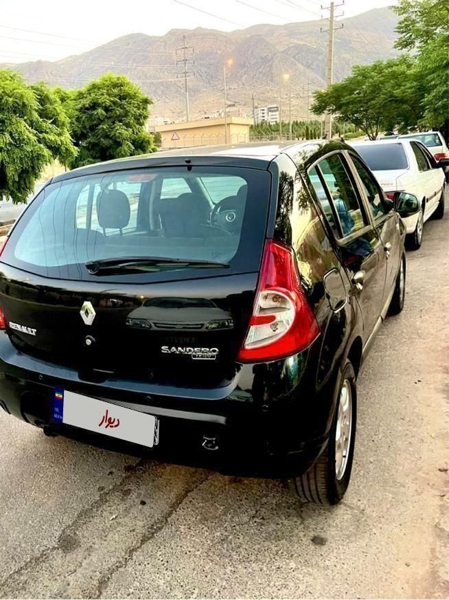 رنو ساندرو دنده ای - 1396