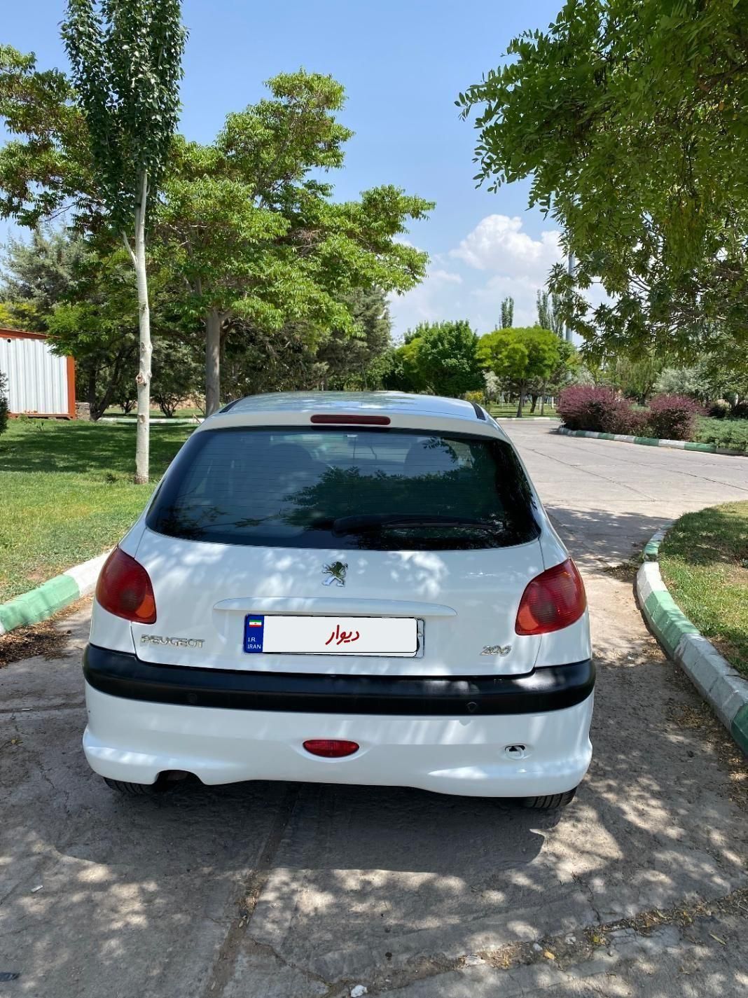 پژو 206 تیپ 3 - 1396