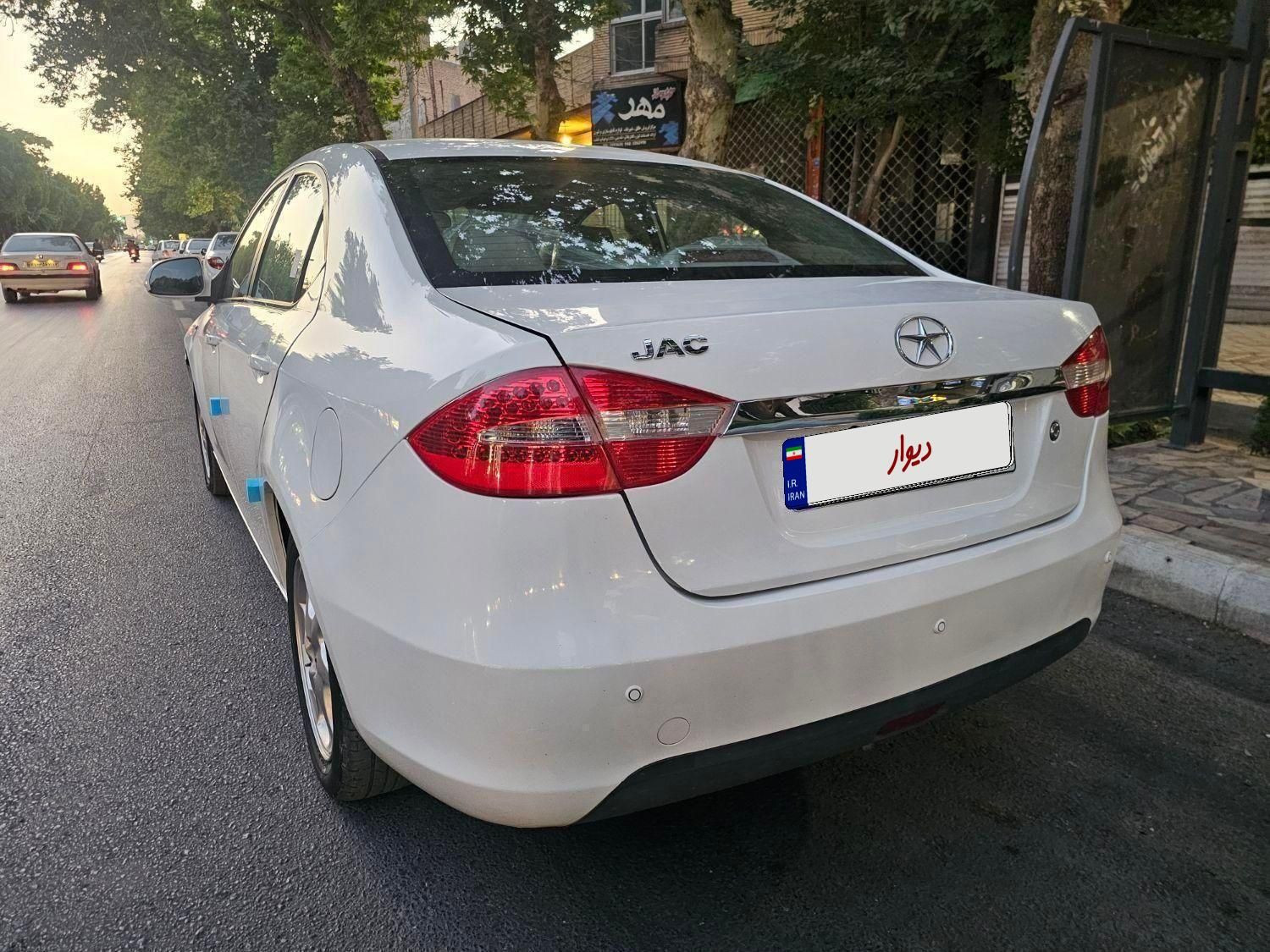 جک J5 دنده‌ای - 2014
